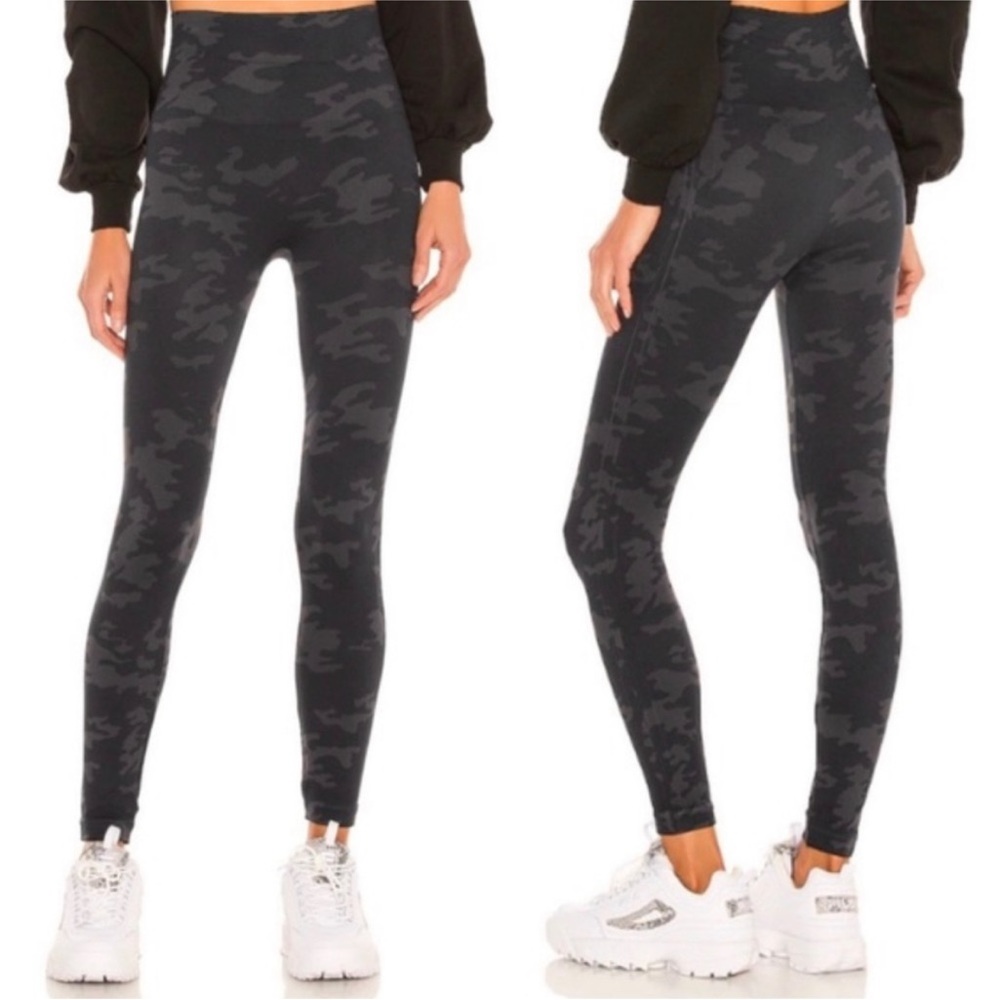 NWT Spanx Look At Me Now Leggings Large